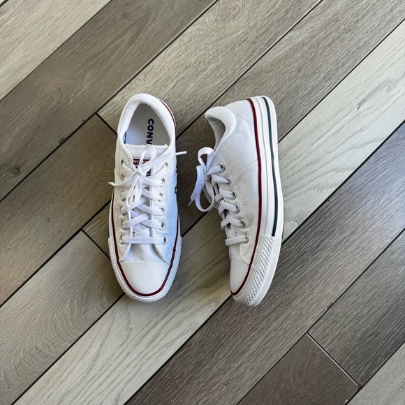 Converse Women’s Chuck Taylor All Star Madison Low Top Sneaker | Size: 7.5 - Picture 1 of 9